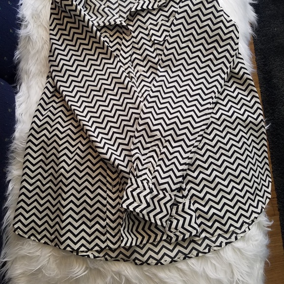 AE Chevron Button-Up - Picture 2 of 3